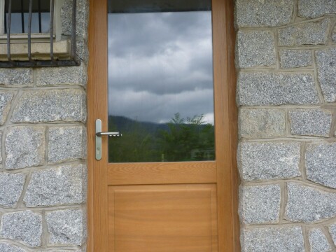 Porte d'entrée bois sur mesure à Muhlbach