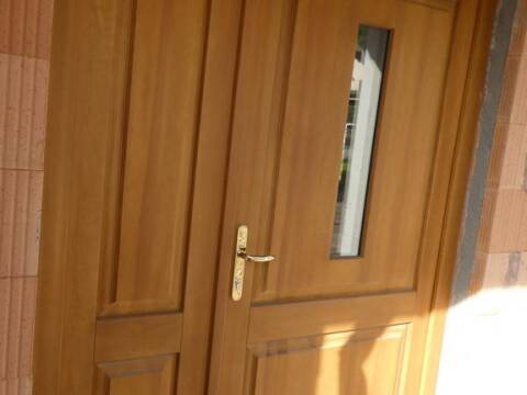 Porte d'entrée traditionnelle bois près de Colmar