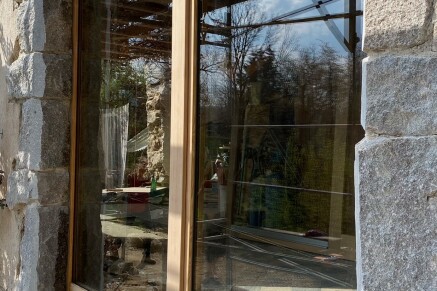 Fenêtre bois coulissante en mélèze à Colmar