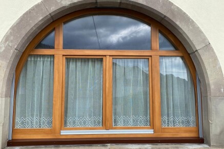 Fenêtre bois cintrée à Stosswhir