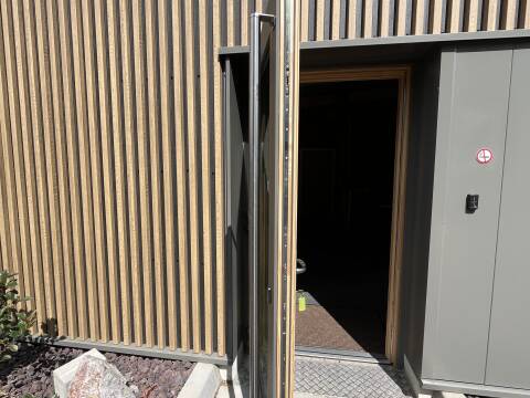 Porte d'entrée mixte bois/alu à Wihr-au-Val