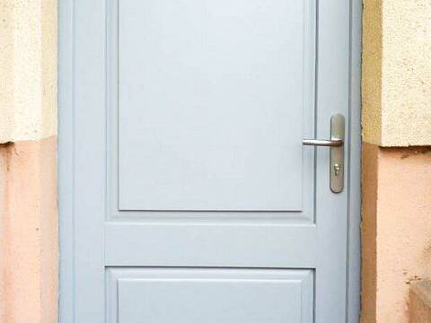 Porte d'entrée traditionnelle bois près de Colmar