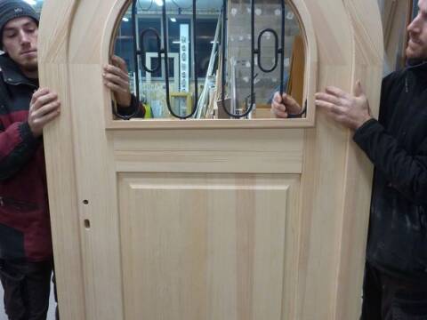 Porte d'entrée traditionnelle bois près de Colmar