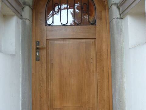 Porte d'entrée traditionnelle bois près de Colmar